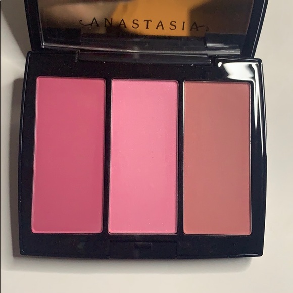 Anastasia Beverly Hills Other - Anastasia Beverly Hills blush trio Anastasia Beverly Hills Other - Anastasia Beverly Hills blush trio